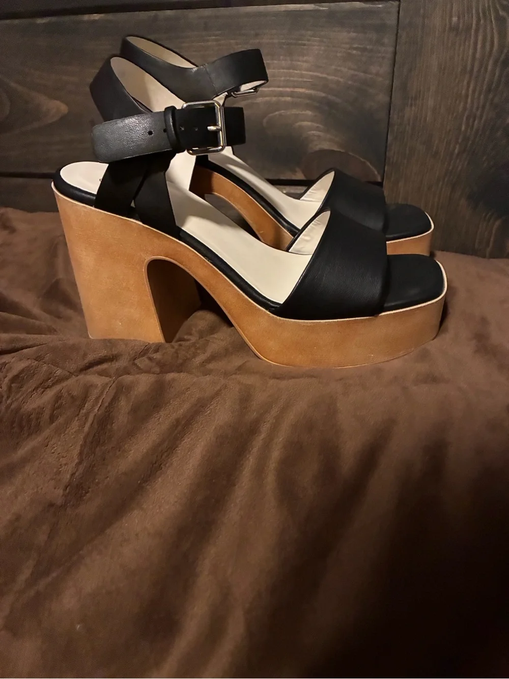 Oasis Society stylish black
